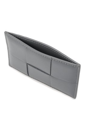 Мужской кожаный футляр для кредитных карт BOTTEGA VENETA серого цвета, арт. 649597/VBWD3 | Фото 3 (Материал: Натуральная кожа)