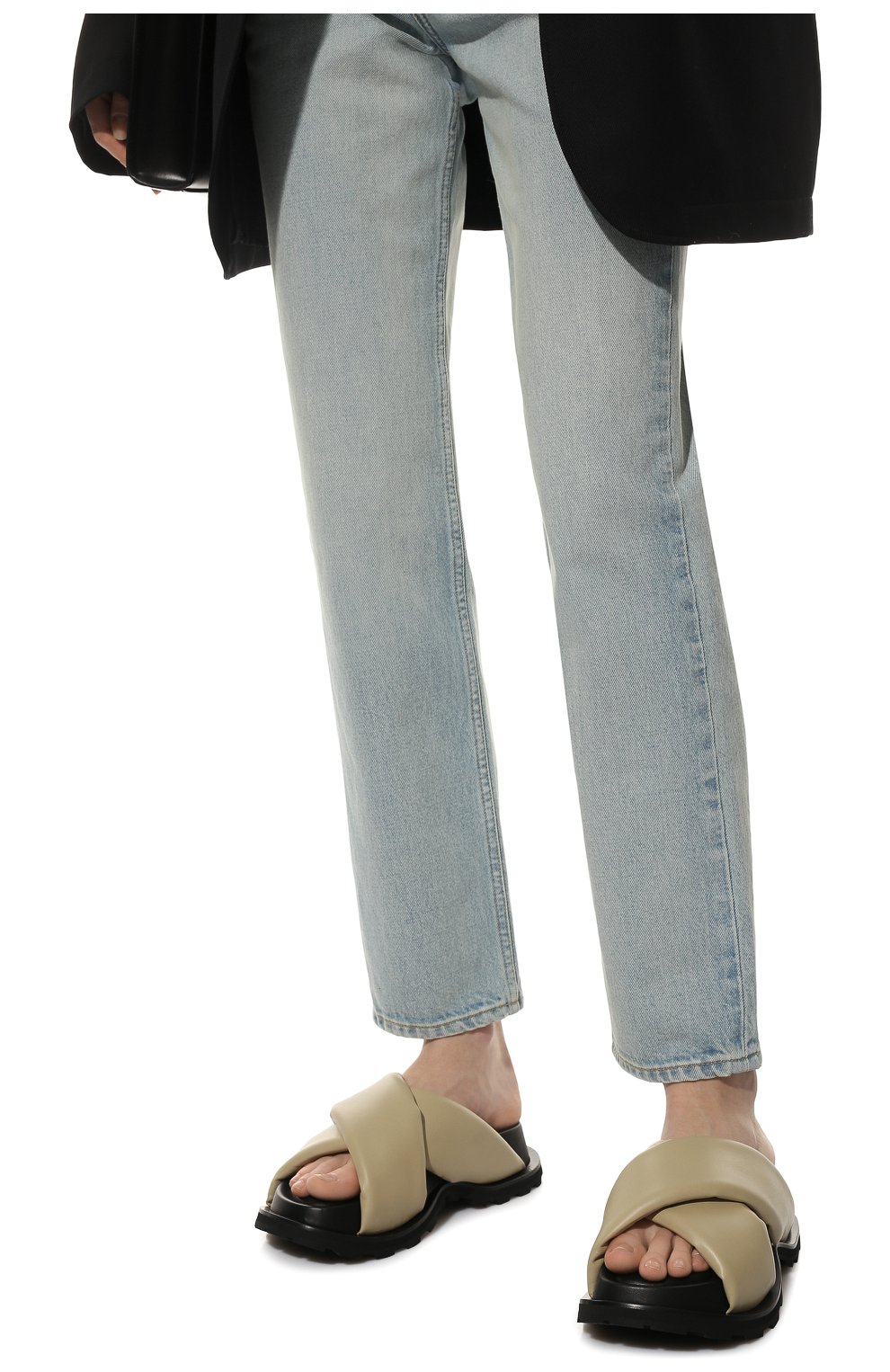 Женские кожаные шлепанцы JIL SANDER бежевого цвета, арт. JS38041A-15004 | Фото 3 (Подошва: Платформа; Материал внешний: Кожа; Каблук высота: Низкий; Материал внутренний: Натуральная кожа)
