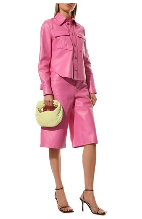 Женские кожаные шорты BOTTEGA VENETA розового цвета, арт. 690076/VKV90 | Фото 2 (Материал внешний: Натуральная кожа; Длина Ж (юбки, платья, шорты): Миди; Женское Кросс-КТ: Шорты-одежда; Кросс-КТ: Широкие; Стили: Гранж)