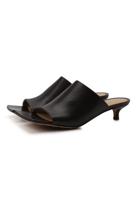 Женские кожаные мюли the stretch BOTTEGA VENETA темно-коричневого цвета по цене 75000 руб., арт. 690022/VBSF0 | Фото 1 Женские кожаные мюли the stretch BOTTEGA VENETA темно-коричневого цвета, арт. 690022/VBSF0 | Фото 1 (Материал внешний: Кожа; Каблук высота: Низкий; Подошва: Плоская; Материал внутренний: Натуральная кожа; Каблук тип: Kitten heel)