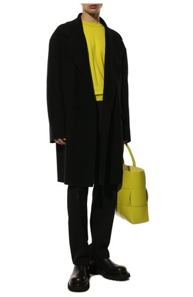 Мужской кашемировое пальто BOTTEGA VENETA черного цвета по цене 547000 руб., арт. 686160/VF3W0 | Фото 2 Мужской кашемировое пальто BOTTEGA VENETA черного цвета, арт. 686160/VF3W0 | Фото 2 (Материал внешний: Шерсть, Кашемир; Длина (верхняя одежда): До колена; Рукава: Длинные; Мужское Кросс-КТ: пальто-верхняя одежда; Стили: Минимализм)