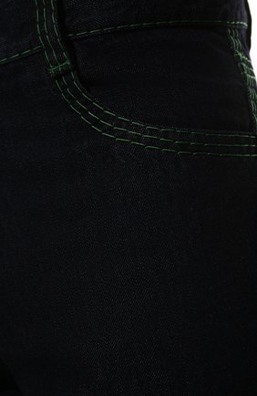 Мужские джинсовые шорты BOTTEGA VENETA темно-синего цвета, арт. 692804/V1N10 | Фото 5 (Принт: Без принта; Случай: Повседневный; Длина Шорты М: Ниже колена; Материал внешний: Хлопок, Деним; Стили: Кэжуэл)