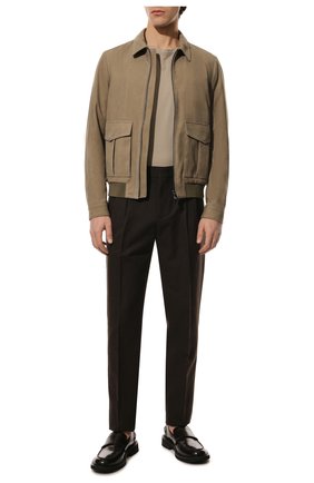 Мужской замшевый бомбер CORNELIANI хаки цвета по цене 234000 руб., арт. 89L5M5-2120116/00 | Фото 2 Мужской замшевый бомбер CORNELIANI хаки цвета, арт. 89L5M5-2120116/00 | Фото 2 (Длина (верхняя одежда): Короткие; Материал подклада: Синтетический материал; Материал внешний: Натуральная кожа, Замша; Рукава: Длинные; Мужское Кросс-КТ: Кожа и замша; Кросс-КТ: Куртка; Принт: Без принта; Стили: Милитари)