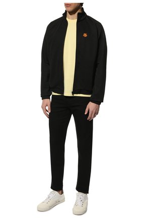 Мужской толстовка KENZO черного цвета по цене 47850 руб., арт. FC55BL7334IP | Фото 2 Мужской толстовка KENZO черного цвета, арт. FC55BL7334IP | Фото 2 (Длина (для топов): Стандартные; Стили: Спорт-шик; Материал внешний: Синтетический материал, Хлопок; Рукава: Длинные; Мужское Кросс-КТ: Толстовка-одежда)