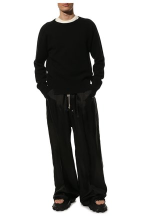 Мужские брюки RICK OWENS черного цвета по цене 69950 руб., арт. RU01B1365/J | Фото 2 Мужские брюки RICK OWENS черного цвета, арт. RU01B1365/J | Фото 2 (Стили: Минимализм; Материал внешний: Растительное волокно, Купро; Случай: Повседневный; Длина (брюки, джинсы): Стандартные)
