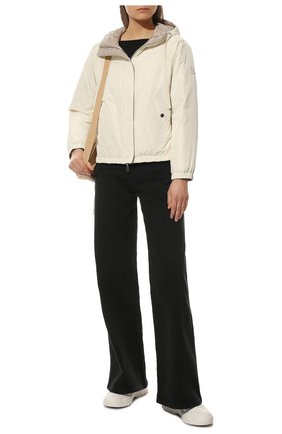 Женская двусторонняя куртка esquibien MONCLER кремвого цвета, арт. H1-093-1A000-45-54AWA | Фото 2 (Кросс-КТ: Куртка; Длина (верхняя одежда): Короткие; Женское Кросс-КТ: Пуховик-куртка; Материал утеплителя: Пух и перо; Материал внешний: Синтетический материал; Рукава: Длинные; Материал подклада: Синтетический материал; Стили: Спорт-шик; Региональные ограничения белый список (Axapta Mercury): RU)