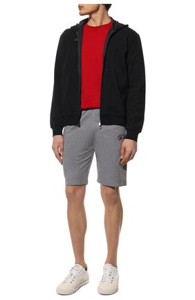 Мужские хлопковые шорты PAUL&SHARK серого цвета по цене 14800 руб., арт. 22411809/C00 | Фото 2 Мужские хлопковые шорты PAUL&SHARK серого цвета, арт. 22411809/C00 | Фото 2 (Материал внешний: Хлопок; Принт: Без принта; Длина Шорты М: До колена; Кросс-КТ: Трикотаж; Стили: Спорт-шик; Случай: Повседневный)
