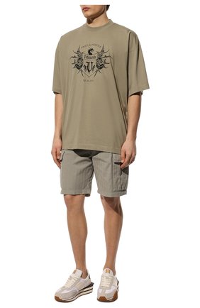 Мужские хлопковые шорты BRUNELLO CUCINELLI хаки цвета по цене 76950 руб., арт. M269DV0310 | Фото 2 Мужские хлопковые шорты BRUNELLO CUCINELLI хаки цвета, арт. M269DV0310 | Фото 2 (Мужское Кросс-КТ: Шорты-одежда; Длина Шорты М: До колена; Материал внешний: Хлопок; Принт: Без принта; Стили: Кэжуэл; Силуэт М (брюки): Карго; Случай: Повседневный)