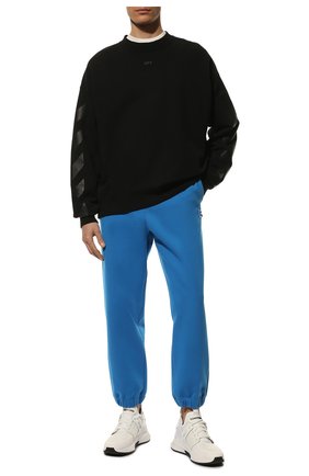 Мужские хлопковые джоггеры DOLCE & GABBANA голубого цвета по цене 59950 руб., арт. GWXNAZ/HU7IE | Фото 2 Мужские хлопковые джоггеры DOLCE & GABBANA голубого цвета, арт. GWXNAZ/HU7IE | Фото 2 (Силуэт М (брюки): Джоггеры, Узкие; Материал внешний: Синтетический материал, Хлопок; Стили: Спорт-шик; Длина (брюки, джинсы): Стандартные)