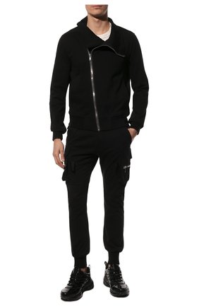 Мужские хлопковые джоггеры RICK OWENS черного цвета по цене 97200 руб., арт. RU01B1396/BA | Фото 2 Мужские хлопковые джоггеры RICK OWENS черного цвета, арт. RU01B1396/BA | Фото 2 (Материал внешний: Хлопок; Силуэт М (брюки): Джоггеры, Узкие, Карго; Стили: Минимализм; Длина (брюки, джинсы): Стандартные; Региональные ограничения белый список (Axapta Mercury): RU)