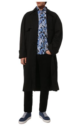 Мужская хлопковая рубашка KITON голубого цвета по цене 55150 руб., арт. UMCNERH0808101001 | Фото 2 Мужская хлопковая рубашка KITON голубого цвета, арт. UMCNERH0808101001 | Фото 2 (Воротник: Кент; Рубашки М: Regular Fit; Принт: С принтом; Случай: Повседневный; Рукава: Длинные; Длина (для топов): Стандартные; Материал внешний: Хлопок; Манжеты: На пуговицах; Региональные ограничения белый список (Axapta Mercury): RU; Стили: Кэжуэл)
