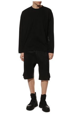 Мужские хлопковые шорты RICK OWENS черного цвета по цене 59950 руб., арт. RU01B1383/TE | Фото 2 Мужские хлопковые шорты RICK OWENS черного цвета, арт. RU01B1383/TE | Фото 2 (Материал внешний: Хлопок; Длина Шорты М: Ниже колена; Региональные ограничения белый список (Axapta Mercury): RU; Мужское Кросс-КТ: Шорты-одежда; Принт: Без принта; Стили: Минимализм; Случай: Повседневный)