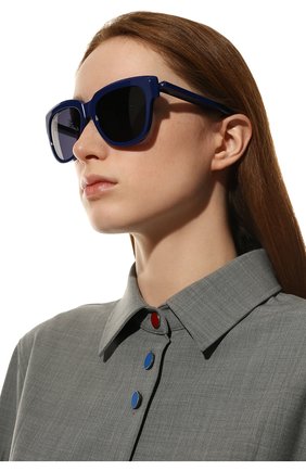 Женские солнцезащитные очки BALENCIAGA синего цвета, арт. BB0160S 002 | Фото 2 (Тип очков: С/з; Оптика Гендер: оптика-женское; Очки форма: Квадратные)