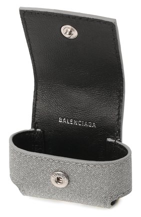 Чехол для airpods pro BALENCIAGA серебряного цвета по цене 0 руб., арт. 655679/21020 | Фото 3 Чехол для airpods pro BALENCIAGA серебряного цвета, арт. 655679/21020 | Фото 3 (Материал: Текстиль)