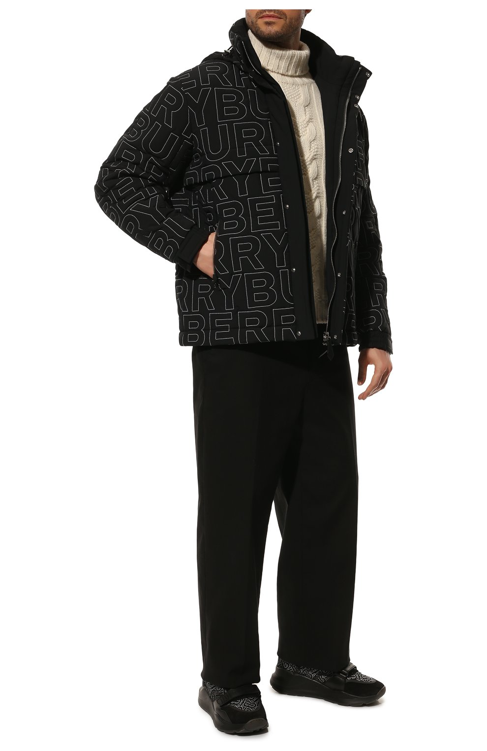 Мужская утепленная куртка BURBERRY черного цвета, арт. 8047792 | Фото 2 (Кросс-КТ: Куртка; Рукава: Длинные; Материал внешний: Синтетический материал; Мужское Кросс-КТ: утепленные куртки; Материал подклада: Синтетический материал; Длина (верхняя одежда): Короткие; Стили: Кэжуэл)