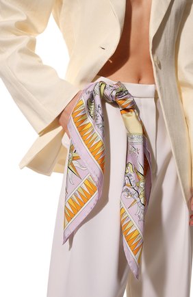 Женский шелковый платок EMILIO PUCCI сиреневого цвета, арт. 2EGB55/2EC28 | Фото 2 (Материал: Шелк, Текстиль; Принт: С принтом)