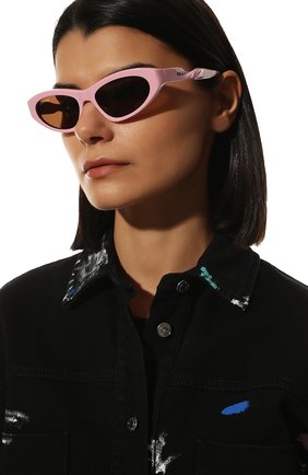 Женские солнцезащитные очки BALENCIAGA светло-розового цвета, арт. 681956/T0001 | Фото 2 (Тип очков: С/з; Оптика Гендер: оптика-женское; Очки форма: Cat-eye)