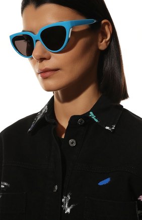 Женские солнцезащитные очки BALENCIAGA бирюзового цвета, арт. 658747/T0007 | Фото 2 (Тип очков: С/з; Очки форма: Cat-eye)