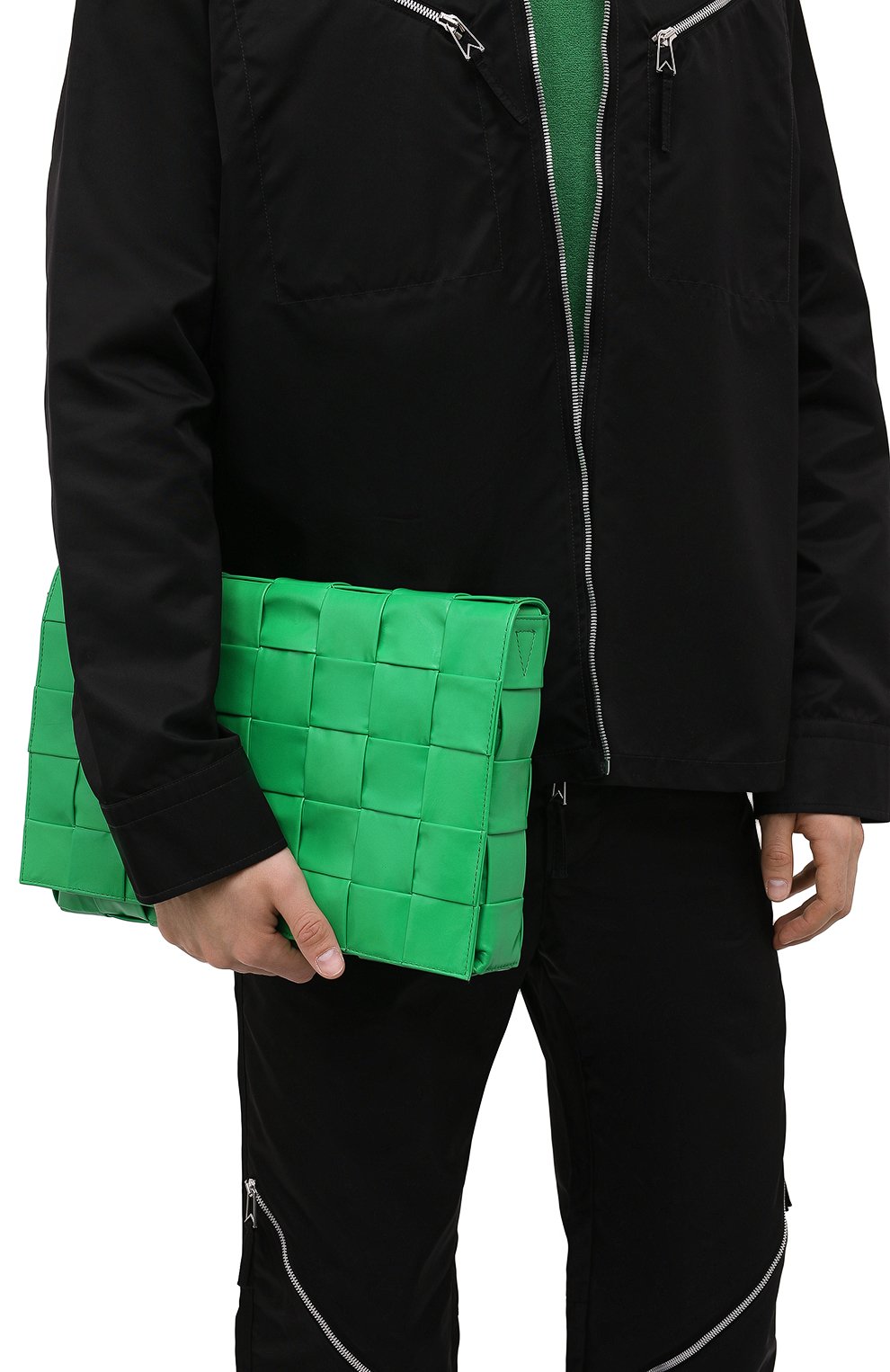 Мужская кожаная сумка cassette BOTTEGA VENETA зеленого цвета, арт. 691407/VCQ71 | Фото 2 (Материал: Натуральная кожа; Ремень/цепочка: На ремешке; Размер: large)