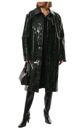 Женское кожаное пальто VETEMENTS зеленого цвета, арт. UE52C0920GL 2413/W | Фото 2 (Материал внешний: Натуральная кожа; Рукава: Длинные; Материал подклада: Вискоза; Длина (верхняя одежда): Длинные; Стили: Гламурный; 1-2-бортные: Однобортные)