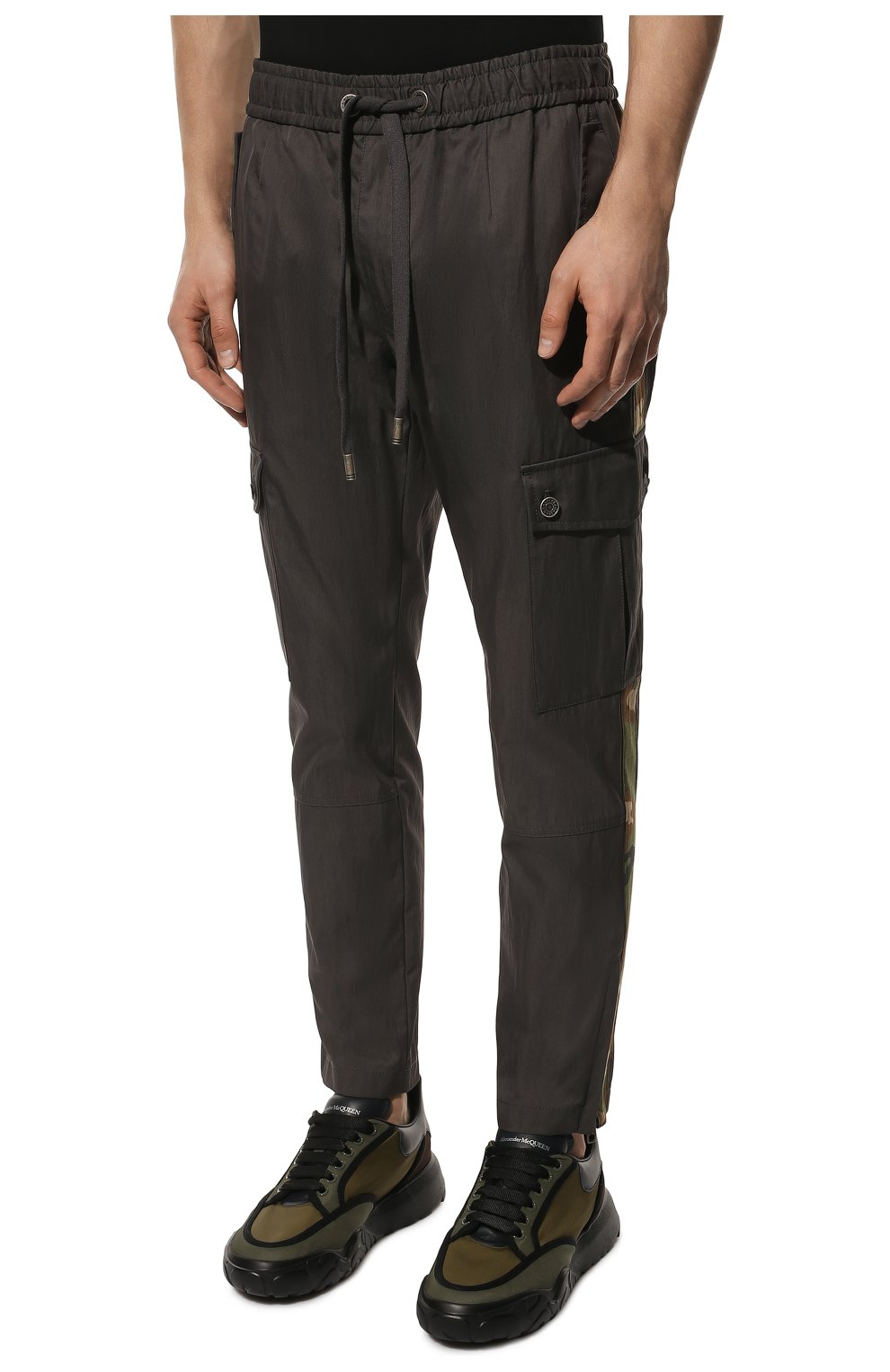 Мужские хлопковые брюки-карго DOLCE & GABBANA темно-серого цвета, арт. GW72ET/FUM20 | Фото 3 (Силуэт М (брюки): Карго; Длина (брюки, джинсы): Стандартные; Случай: Повседневный; Материал внешний: Хлопок; Стили: Кэжуэл)