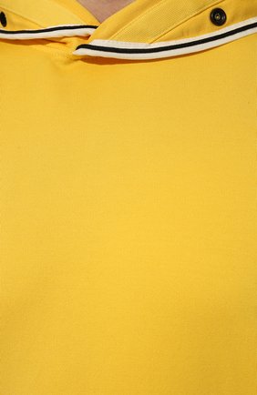 Мужской хлопковое худи STONE ISLAND желтого цвета, арт. 761562852 | Фото 5 (Рукава: Длинные; Принт: Без принта; Длина (для топов): Стандартные; Мужское Кросс-КТ: Худи-одежда; Материал внешний: Хлопок; Стили: Спорт-шик)