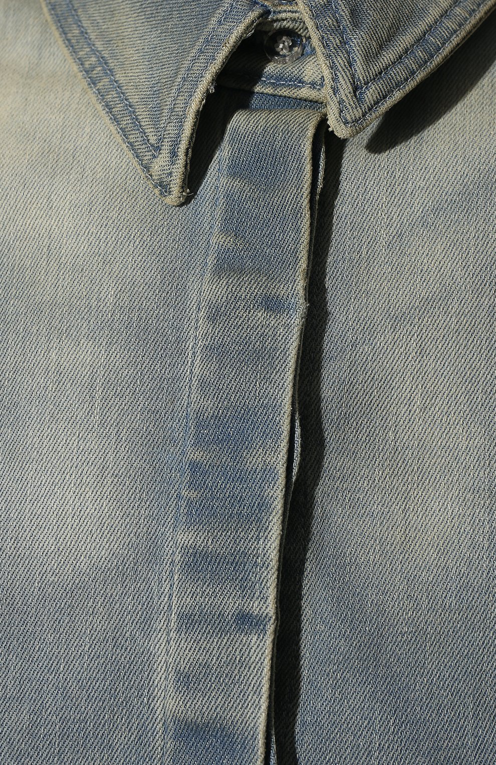 Женская джинсовая рубашка THE ATTICO голубого цвета, арт. 222WCT119/D031 | Фото 5 (Рукава: Длинные; Кросс-КТ: Деним; Принт: Без принта; Женское Кросс-КТ: Рубашка-одежда; Длина (для топов): Стандартные; Стили: Гранж; Материал внешний: Хлопок, Деним)