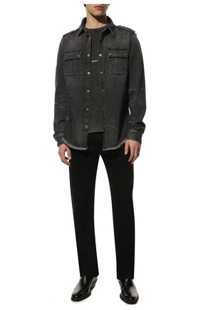 Мужская джинсовая рубашка BALMAIN темно-серого цвета по цене 121000 руб., арт. XH1HC030/DB92 | Фото 2 Мужская джинсовая рубашка BALMAIN темно-серого цвета, арт. XH1HC030/DB92 | Фото 2 (Длина (для топов): Стандартные; Рукава: Длинные; Материал внешний: Хлопок, Деним; Кросс-КТ: Деним; Случай: Повседневный; Манжеты: На пуговицах; Воротник: Кент; Стили: Кэжуэл; Принт: Однотонные)
