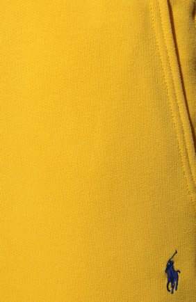 Мужские джоггеры POLO RALPH LAUREN желтого цвета, арт. 710860403 | Фото 5 (Длина (брюки, джинсы): Стандартные; Кросс-КТ: Спорт; Материал внешний: Синтетический материал, Хлопок; Стили: Спорт-шик; Силуэт М (брюки): Джоггеры)