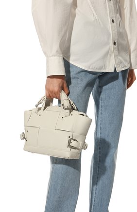 Женская сумка tool small BOTTEGA VENETA белого цвета, арт. 691167/V1Q71 | Фото 2 (Материал: Натуральная кожа; Размер: small; Ремень/цепочка: На ремешке; Сумки-технические: Сумки top-handle)