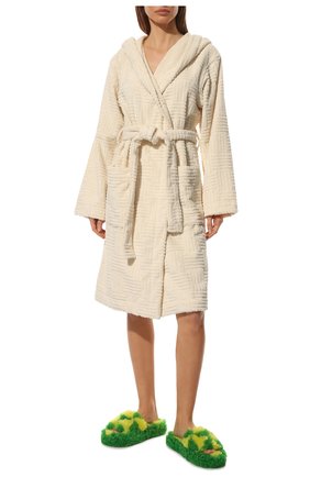 Женского меховые домашние туфли resort BOTTEGA VENETA зеленого цвета по цене 992000 тенге, арт. 690537/V1KV0 | Фото 2 Женского меховые домашние туфли resort BOTTEGA VENETA зеленого цвета, арт. 690537/V1KV0 | Фото 2 (Материал внешний: Натуральный мех; Материал внутренний: Натуральная кожа; Материал утеплителя: Натуральный мех)