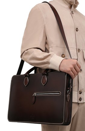 Мужской кожаный портфель un jour BERLUTI темно-коричневого цвета, арт. M230791 | Фото 2 (Ремень/цепочка: На ремешке; Размер: large; Материал: Натуральная кожа)
