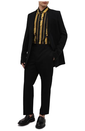 Мужская хлопковая рубашка VERSACE черного цвета по цене 72400 руб., арт. 1003964/1A02848 | Фото 2 Мужская хлопковая рубашка VERSACE черного цвета, арт. 1003964/1A02848 | Фото 2 (Рукава: Длинные; Материал внешний: Хлопок; Длина (для топов): Стандартные; Случай: Повседневный; Принт: С принтом; Рубашки М: Regular Fit; Манжеты: На пуговицах; Стили: Гламурный; Воротник: Кент)