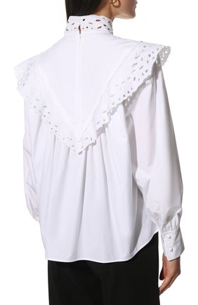 Женская хлопковая блузка CHLOÉ белого цвета, арт. CHC22SHT31481 | Фото 4 (Рукава: Длинные; Принт: Без принта; Длина (для топов): Удлиненные; Материал внешний: Хлопок; Стили: Бохо; Женское Кросс-КТ: Блуза-одежда)
