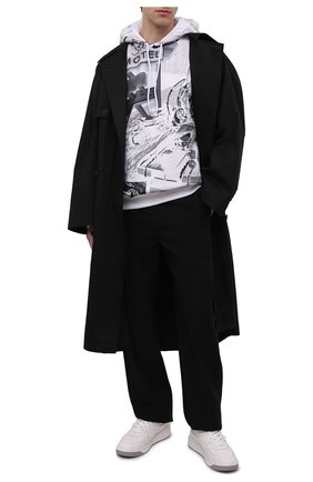 Мужской худи EMPORIO ARMANI черно-белого цвета по цене 42150 руб., арт. 3L1M8P/1JW2Z | Фото 2 Мужской худи EMPORIO ARMANI черно-белого цвета, арт. 3L1M8P/1JW2Z | Фото 2 (Материал внешний: Синтетический материал; Рукава: Длинные; Длина (для топов): Стандартные; Мужское Кросс-КТ: Худи-одежда; Принт: С принтом; Стили: Кэжуэл)