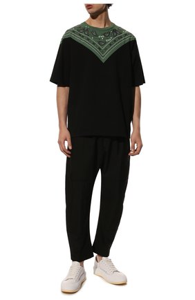 Мужская хлопковая футболка MARCELO BURLON черного цвета по цене 28400 руб., арт. CMAA054S22JER002 | Фото 2 Мужская хлопковая футболка MARCELO BURLON черного цвета, арт. CMAA054S22JER002 | Фото 2 (Материал внешний: Хлопок; Рукава: Короткие; Длина (для топов): Стандартные; Принт: С принтом; Стили: Кэжуэл)
