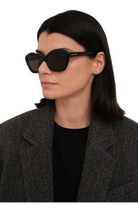 Женские солнцезащитные очки SAINT LAURENT черного цвета, арт. SL 68 | Фото 2 (Тип очков: С/з; Оптика Гендер: оптика-женское; Очки форма: Cat-eye)