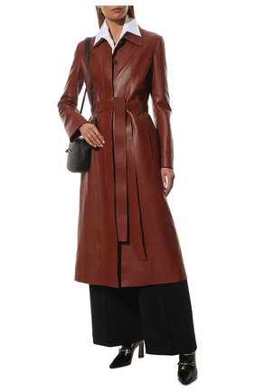 Женское кожаное пальто THE ROW коричневого цвета, арт. 6127L220 | Фото 2 (Рукава: Длинные; Материал подклада: Купро; Длина (верхняя одежда): Длинные; Материал внешний: Натуральная кожа; Стили: Гламурный; 1-2-бортные: Однобортные)