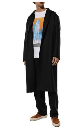 Мужская хлопковая футболка DRIES VAN NOTEN белого цвета по цене 29950 руб., арт. 221-021167-4608 | Фото 2 Мужская хлопковая футболка DRIES VAN NOTEN белого цвета, арт. 221-021167-4608 | Фото 2 (Материал внешний: Хлопок; Длина (для топов): Стандартные; Рукава: Короткие; Принт: С принтом; Стили: Кэжуэл)