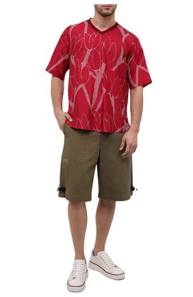 Мужская шелковая футболка GIORGIO ARMANI красного цвета, арт. 2SGCCZ01/TZA94 | Фото 2 (Рукава: Короткие; Длина (для топов): Стандартные; Материал внешний: Шелк; Принт: С принтом; Стили: Кэжуэл)