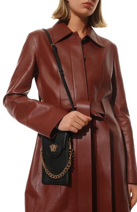 Кожаный чехол для iphone VERSACE черного цвета по цене 89950 руб., арт. 1003983/DVIT2T | Фото 2 Кожаный чехол для iphone VERSACE черного цвета, арт. 1003983/DVIT2T | Фото 2 (Женское Кросс-КТ: Кожа iPhone; Материал: Натуральная кожа)