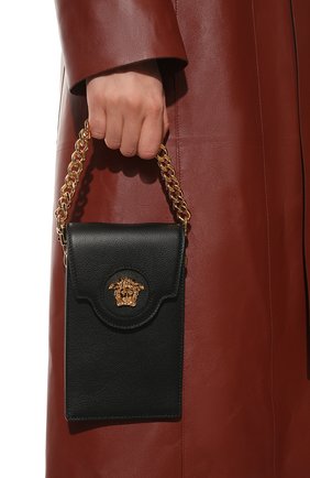 Кожаный чехол для iphone VERSACE черного цвета по цене 89950 руб., арт. 1003983/DVIT2T | Фото 7 Кожаный чехол для iphone VERSACE черного цвета, арт. 1003983/DVIT2T | Фото 7 (Женское Кросс-КТ: Кожа iPhone; Материал: Натуральная кожа)