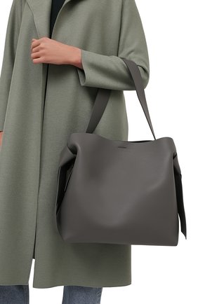 Женский сумка-шопер musubi ACNE STUDIOS темно-серого цвета, арт. A10192 | Фото 2 (Материал: Натуральная кожа; Размер: large; Сумки-технические: Сумки-шопперы)