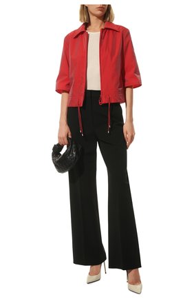 Женская куртка GIORGIO ARMANI красного цвета, арт. 2SH0C076/T0354 | Фото 2 (Материал подклада: Синтетический материал; Материал внешний: Синтетический материал; Рукава: 3/4; Кросс-КТ: Куртка; Стили: Спорт-шик; Длина (верхняя одежда): Короткие)