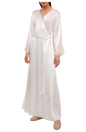 Женский шелковый халат LA PERLA белого цвета, арт. 0019231/0231 | Фото 2 (Длина Ж (юбки, платья, шорты): Макси; Рукава: Длинные; Материал внешний: Шелк)