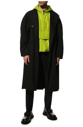 Мужская шелковый анорак VALENTINO салатового цвета, арт. XV0CJH658E3 | Фото 2 (Материал внешний: Шелк; Рукава: Длинные; Длина (верхняя одежда): До середины бедра; Материал подклада: Синтетический материал; Кросс-КТ: Куртка, Ветровка; Стили: Кэжуэл)