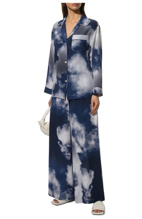 Женские шелковые брюки ALEXANDER MCQUEEN синего цвета по цене 119500 руб., арт. 700838/QDAEU | Фото 2 Женские шелковые брюки ALEXANDER MCQUEEN синего цвета, арт. 700838/QDAEU | Фото 2 (Длина (брюки, джинсы): Стандартные; Материал внешний: Шелк; Стили: Романтичный; Женское Кросс-КТ: Брюки-одежда; Силуэт Ж (брюки и джинсы): Широкие)
