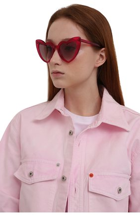 Женские солнцезащитные очки SAINT LAURENT фуксия цвета, арт. 471894/Y9901 | Фото 2 (Материал: Пластик; Тип очков: С/з; Оптика Гендер: оптика-женское; Очки форма: Креативные, Cat-eye)