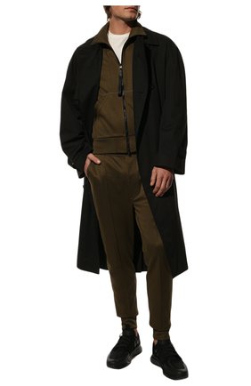 Мужские джоггеры TOM FORD хаки цвета по цене 123000 руб., арт. BZ282/TFJ214 | Фото 2 Мужские джоггеры TOM FORD хаки цвета, арт. BZ282/TFJ214 | Фото 2 (Длина (брюки, джинсы): Стандартные; Материал внешний: Синтетический материал, Хлопок; Силуэт М (брюки): Джоггеры; Стили: Милитари)