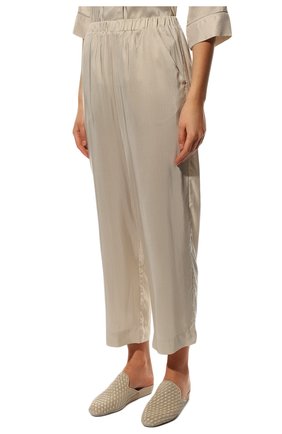 Женская пижама из вискозы и шелка ZIMMERLI бежевого цвета по цене 33850 руб., арт. 5149-39072 | Фото 4 Женская пижама из вискозы и шелка ZIMMERLI бежевого цвета, арт. 5149-39072 | Фото 4 (Длина Ж (юбки, платья, шорты): Мини; Длина (брюки, джинсы): Стандартные; Длина (для топов): Стандартные; Материал внешний: Вискоза; Рукава: 3/4)